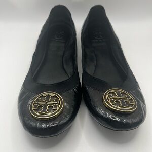 Tory Burch Caroline Black Patent Leather Ballet Flats with Gold Emblem